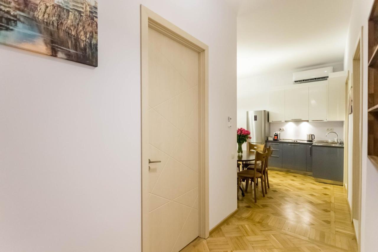 Luxury 3 Bedroom Apartment By Freedom Square City Center Tiflis Dış mekan fotoğraf