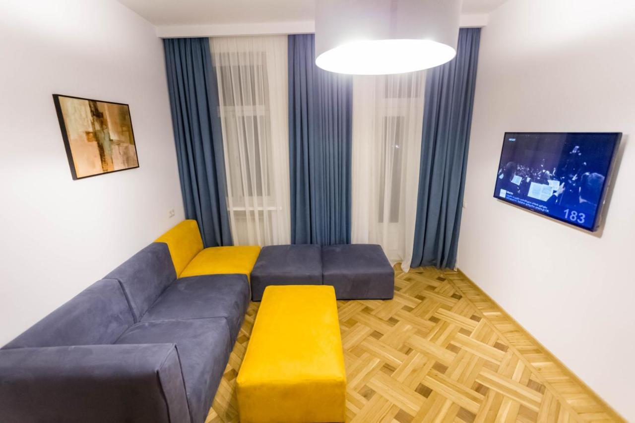 Luxury 3 Bedroom Apartment By Freedom Square City Center Tiflis Dış mekan fotoğraf
